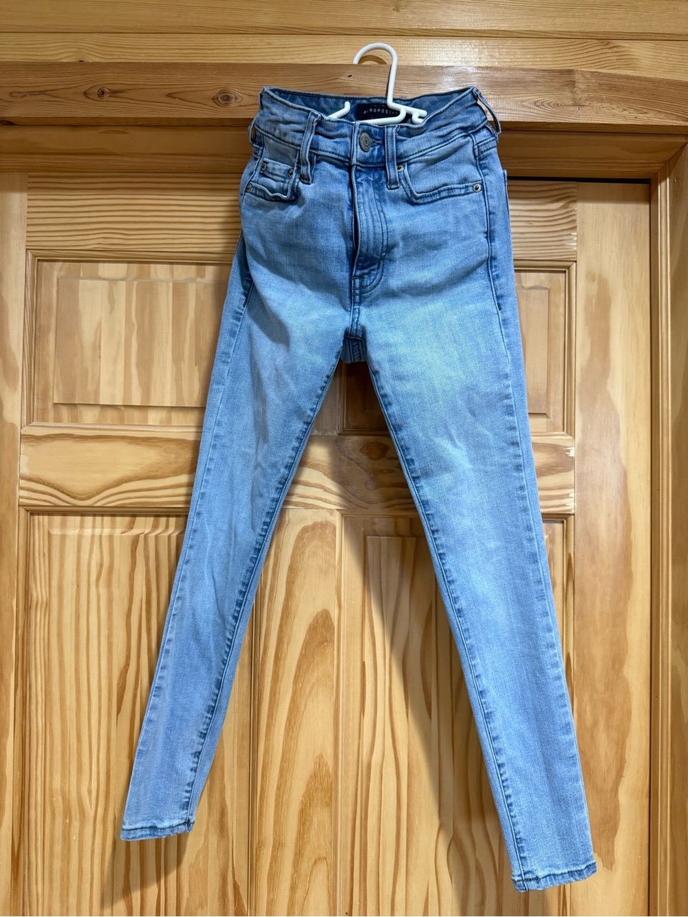 Aeropostale Light Wash Women’s Skinny Jeans